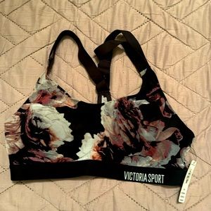 Victoria Sport 32B sports bra